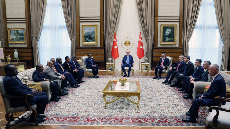 Cumhurbaşkanı Erdoğan, Sudan Başbakanı İdris ile görüştü